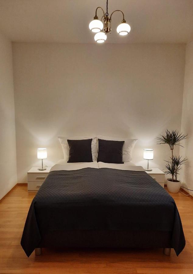 Apartment Prague-2 Rooms Free Parking Екстериор снимка